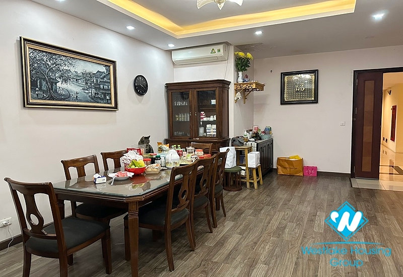 Beautiful apartment with 3 bedrooms, fully furnished, high floor with lake view for rent